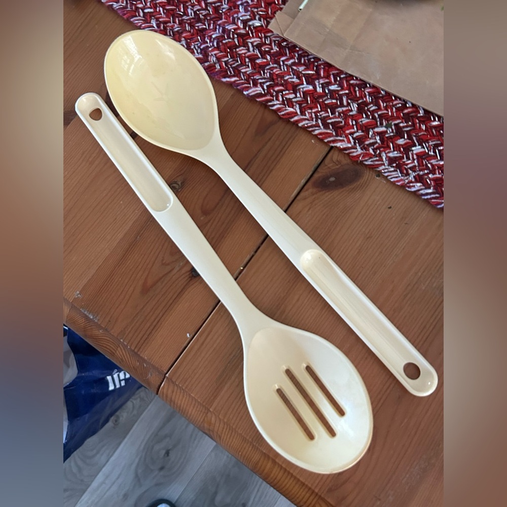 Tupperware Spoon Set